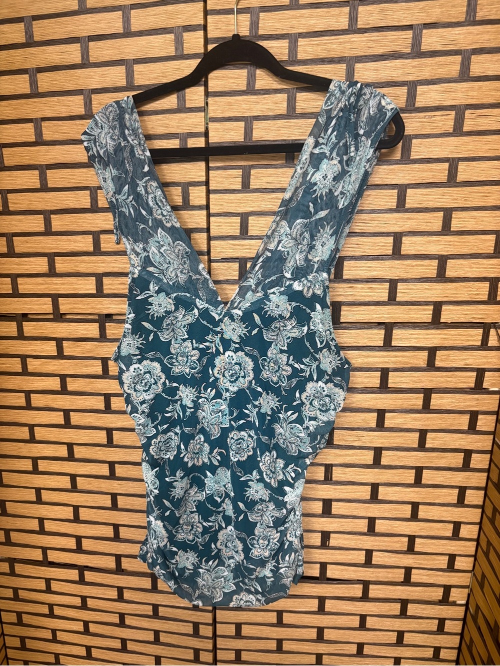 Maurices teal floral mesh tank top size large